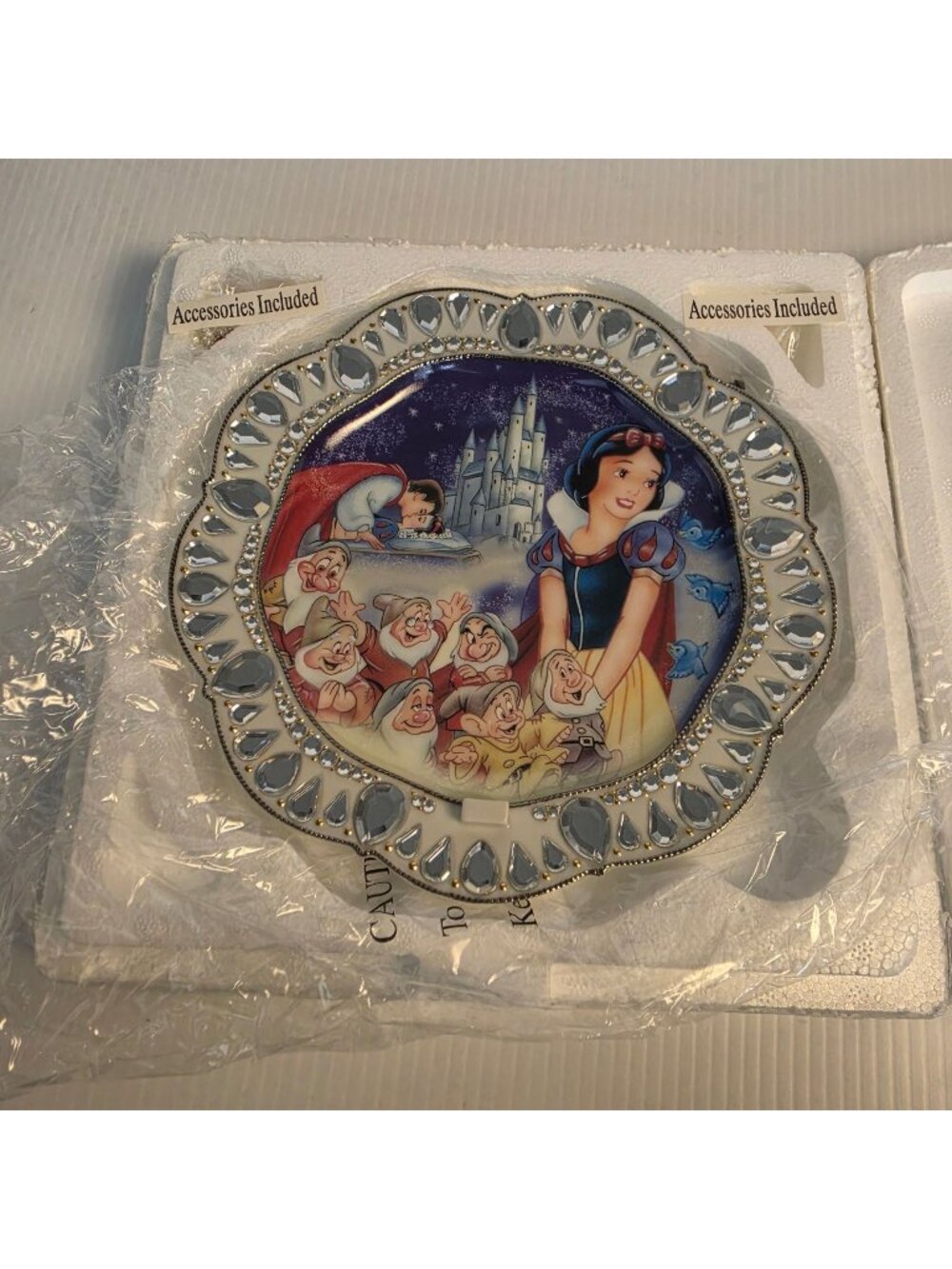 THE BRADFORD EXCHANGE JEWELS OF DISNEY "SNOW WHITE AND THE SEVEN DWARFS" PLATE